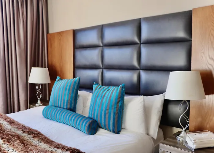 Aparthotel: The Residences At Crystal Towers