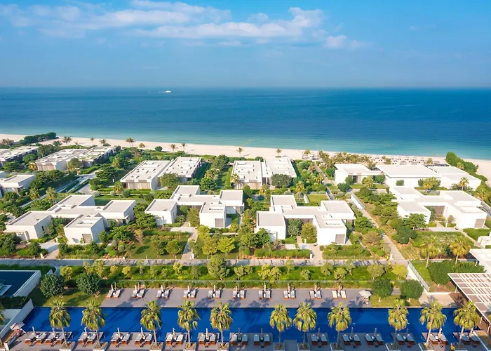 5 star hotel: Al Zorah Beach Resort