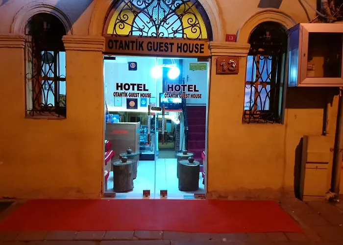 B&B: Otantik Hotel