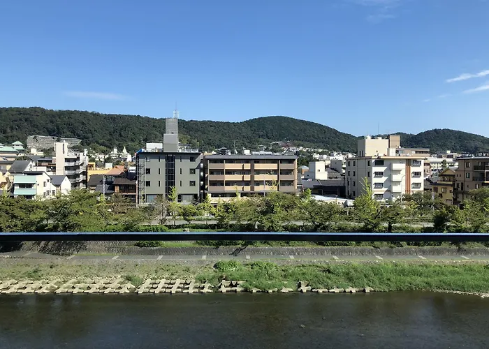  Aoi