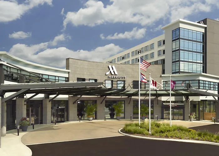 Hotel with pool: Marriott Columbus Osu