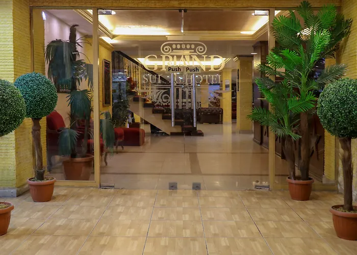 Cheap hotel: Grand Suites Hotel