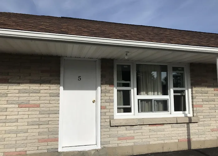 Pet Friendly hotel: Eastwood Motel