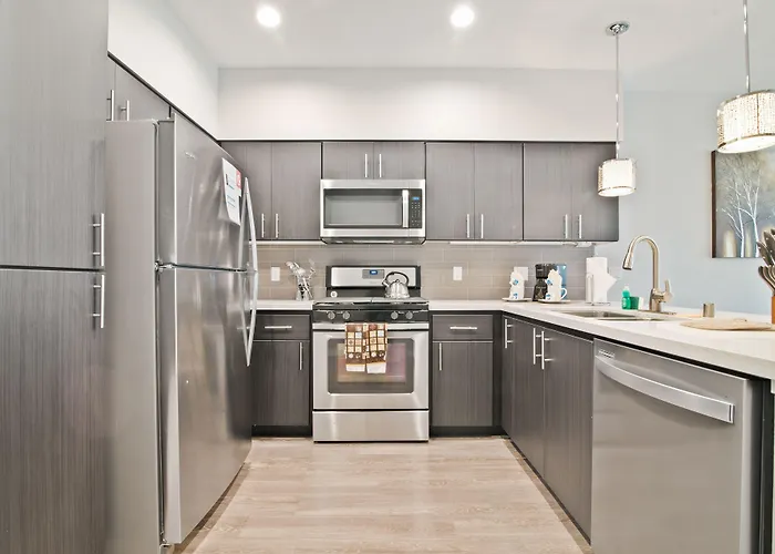 Hotel near College: Global Luxury Suites In Menlo Park