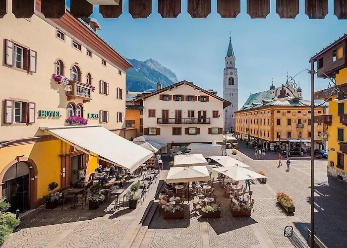  Royal Cortina