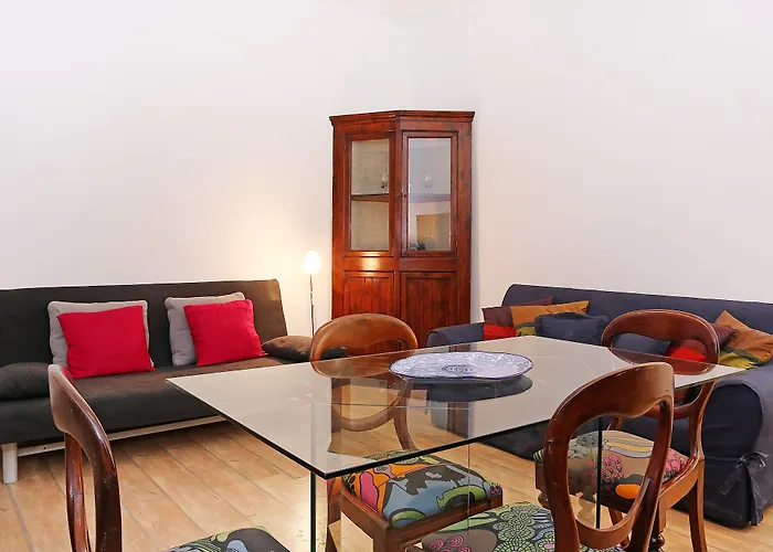 Cabine: Cortile Banchi Vecchi