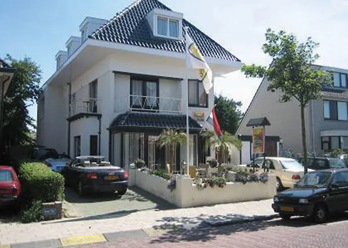 / Pension Villa Tanahlot
