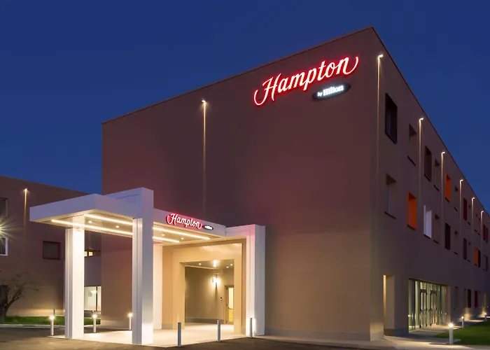 Hotel with pool: Hampton By Hilton Rome East