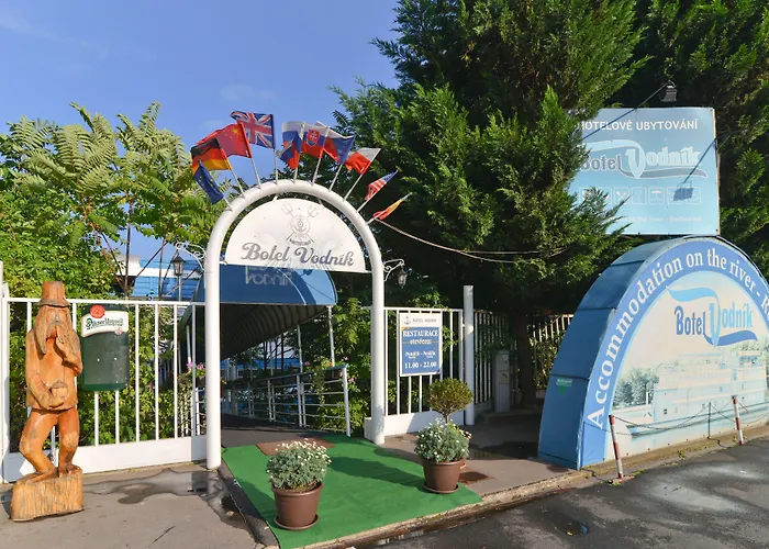 Hotel pres du College: Botel Vodnik