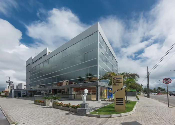 Hotel 3 estrelas: Bessa Golden Flats