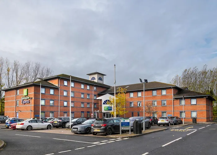 Hotel near College: Holiday Inn Express Droitwich Spa By Ihg