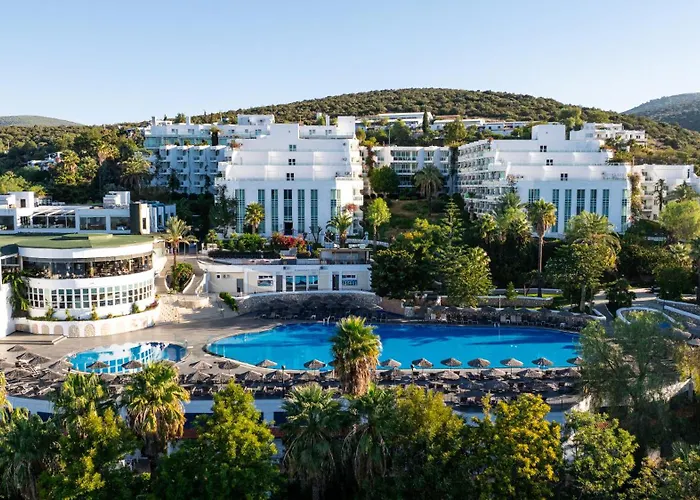 Holiday Resort & Spa