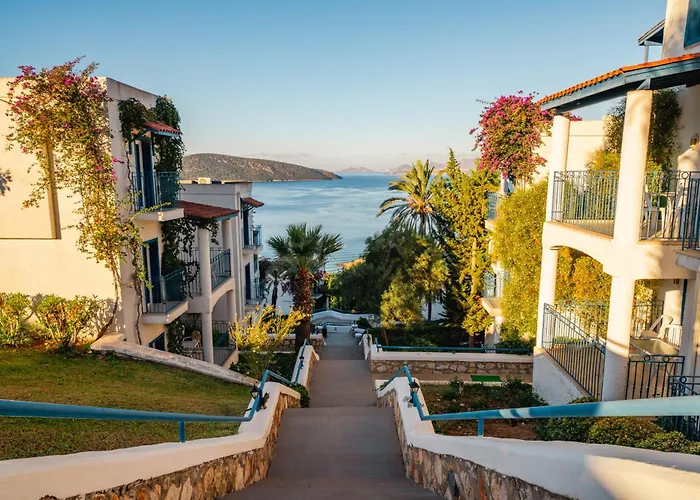 Holiday Resort & Spa