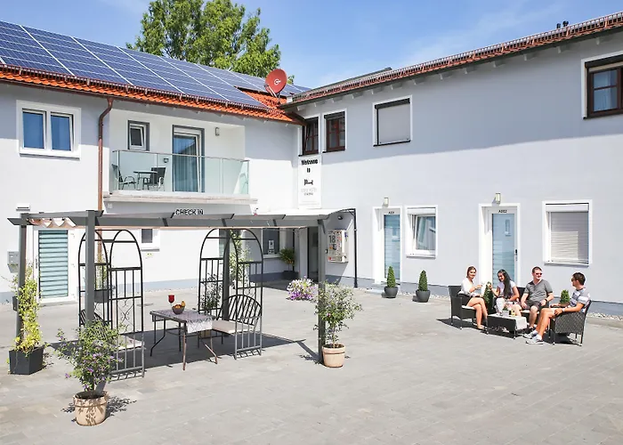 Hotel nahe College: Sunny Hotel Straubing