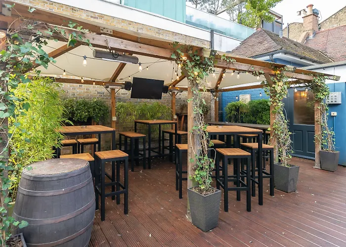 B&B: The Bridge Pub & Rooms