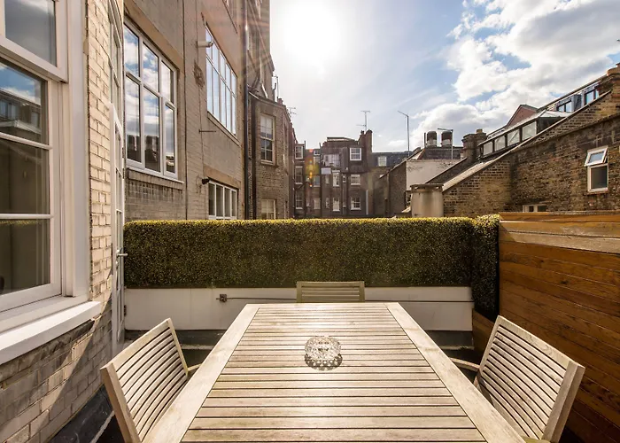 Luxury hotel only: Aka Marylebone