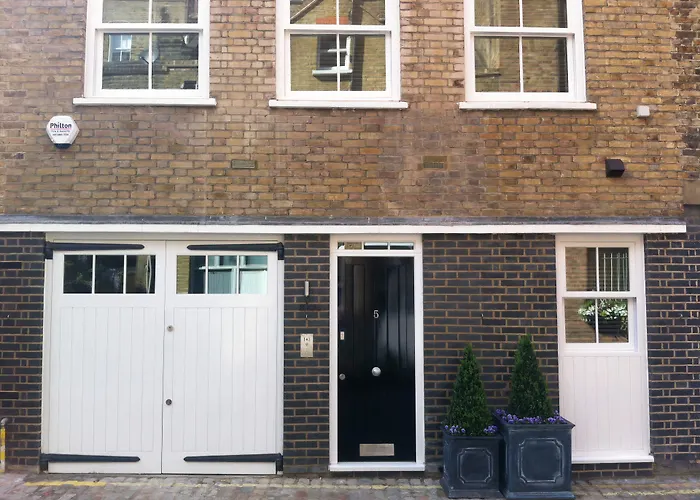 Luxury hotel only: Aka Marylebone