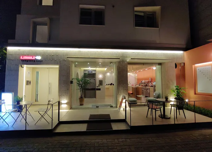 Tong Tong Petit Hotel