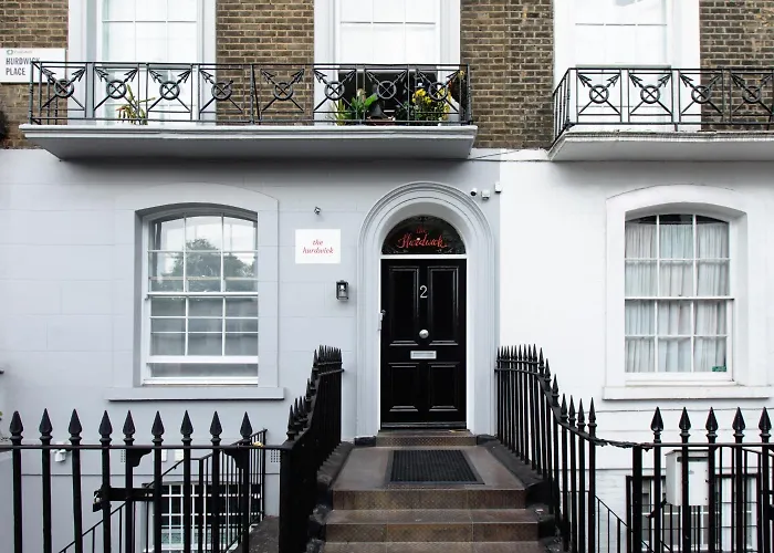 Mornington Camden Female Only (Adults Only)