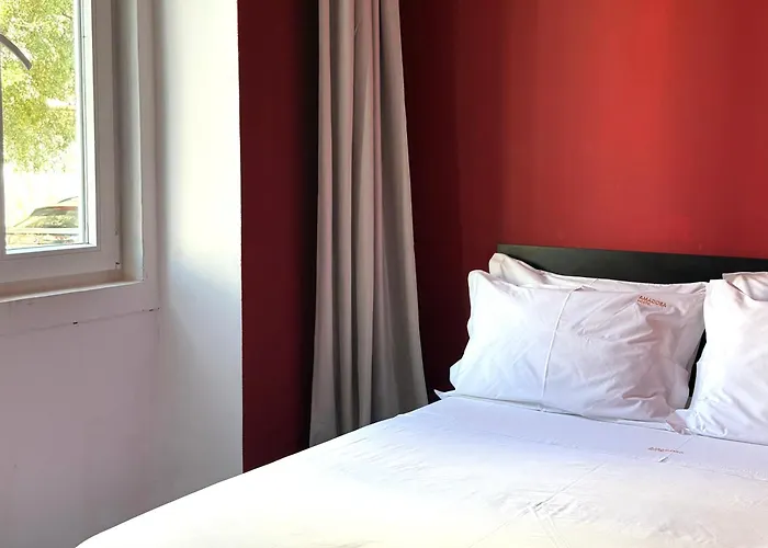  Amadora Boutique