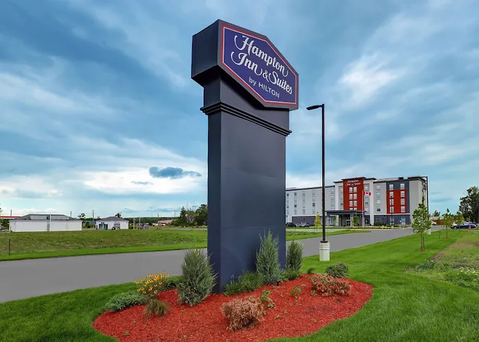 Cheap hotel: Hampton Inn & Suites Belleville