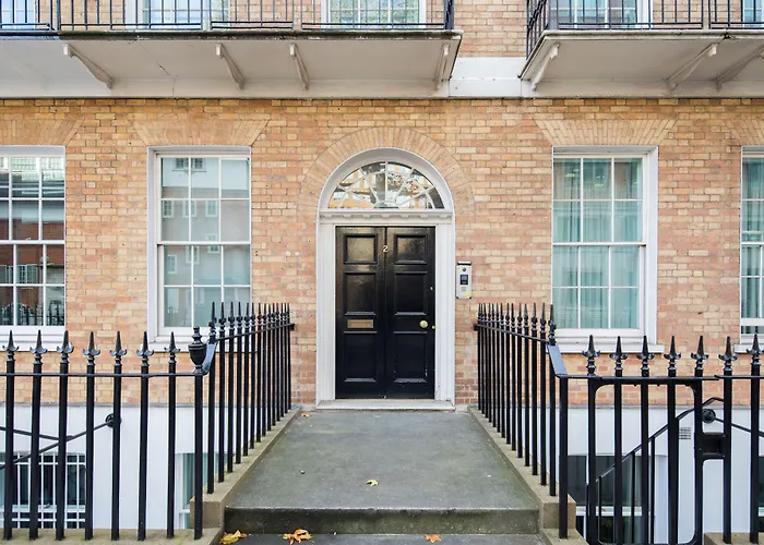 Pet Friendly hotel: Tavistock Place Apartments