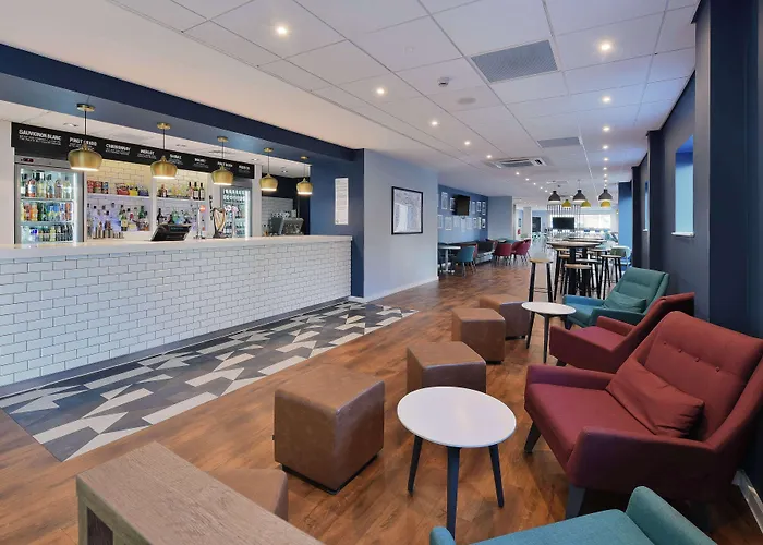 Cheap hotels Travelodge Manchester Salford Quays