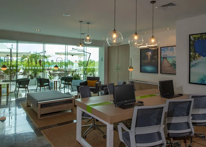 Holiday Inn&Suites - Merida La Isla, an IHG Hotel