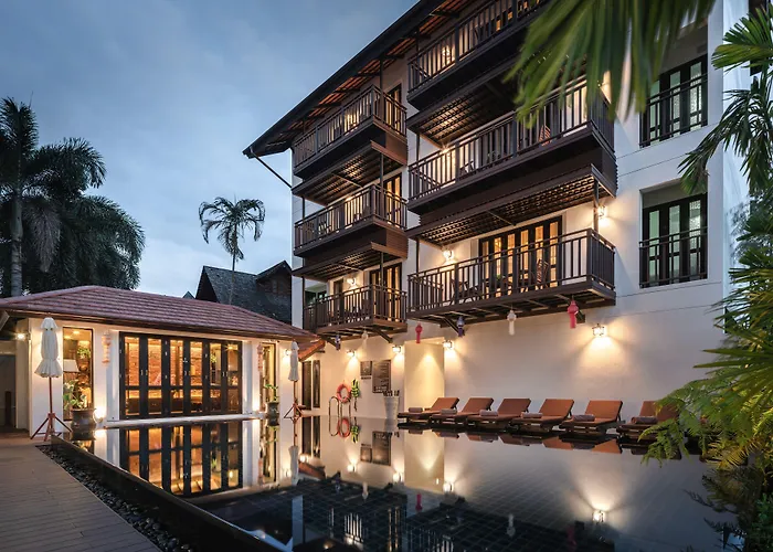 Hotel with pool: El Barrio Lanna