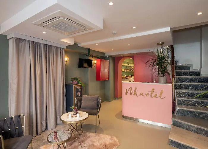 Hotel pres du College: Nika Otel & Cafe