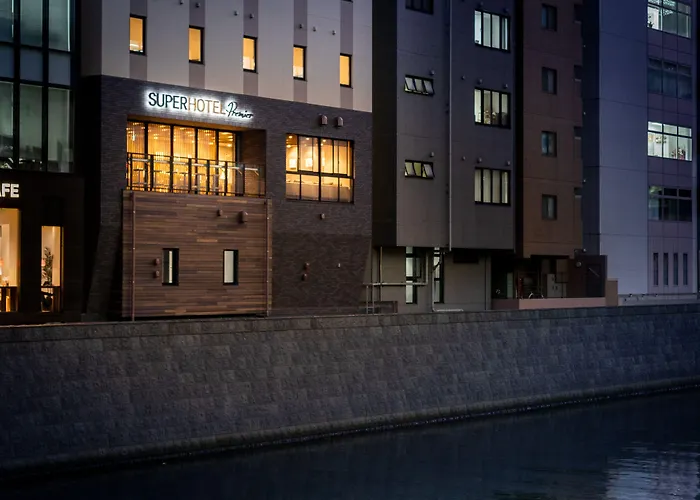 Central hotel: Super Hotel Premier Akihabara