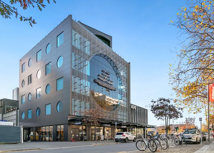Christchurch City Hotel