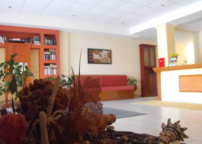 Resort: Perros Hotel