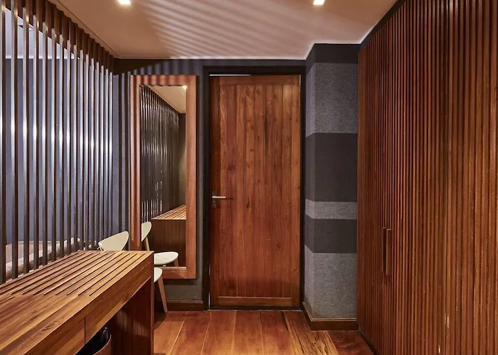 Pet Friendly hotel: Luxx Langsuan Hotel - Sha Plus