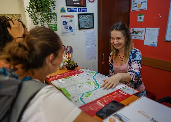 Hostel: Envoy Hostel And Tours