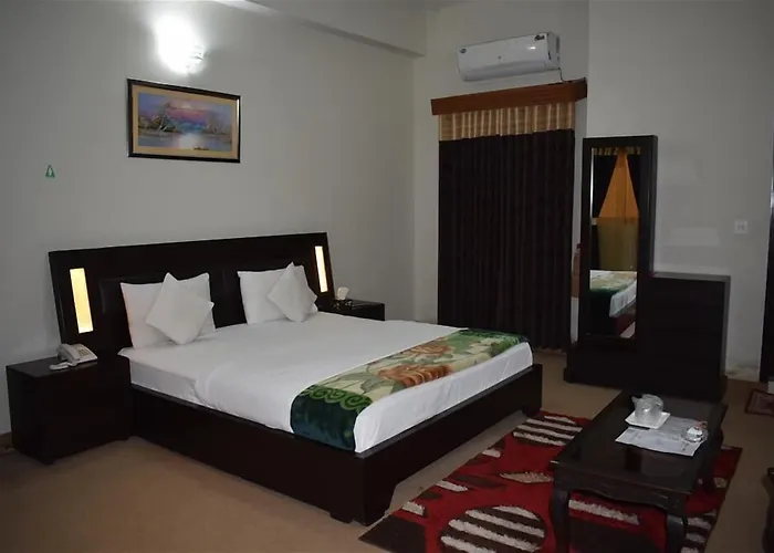 Resort: Hotel Red Line
