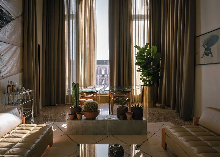 5 star hotel: The Venice Venice Hotel