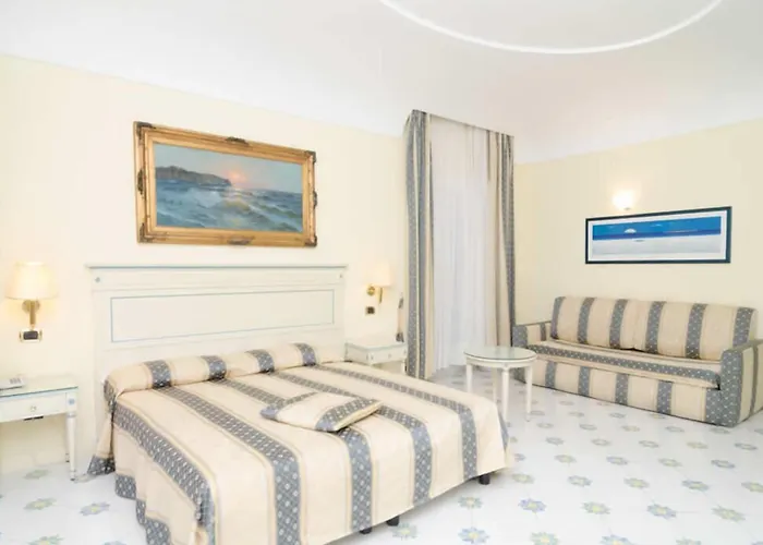 Hotel with pool: Hotel Flora Wellness & Beauty