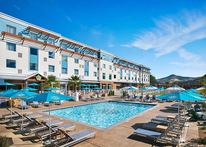 Ski hotel: Compass By Margaritaville Medford