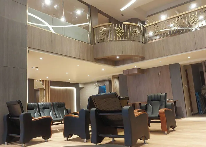3 star hotel: Hotel Grand Galaxy