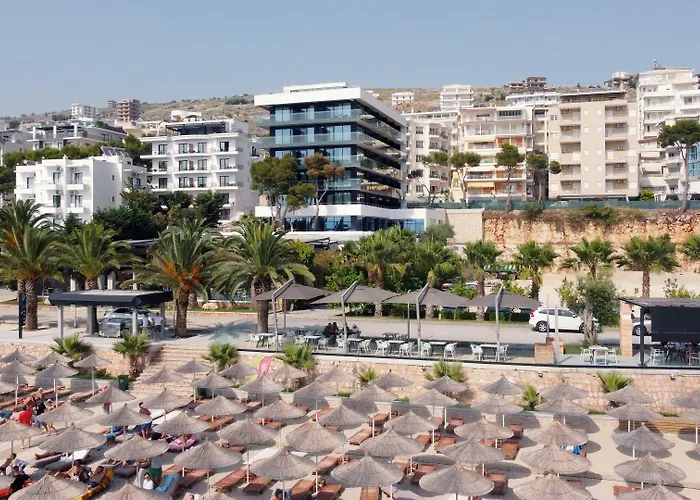 Beach hotel: Mango Luxury Resorts