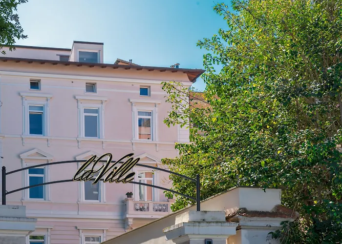 Resort: Hotel La Ville Rome