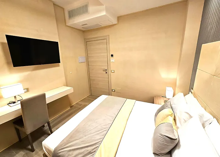  Astoria Supreme - Modern Boutique Suites