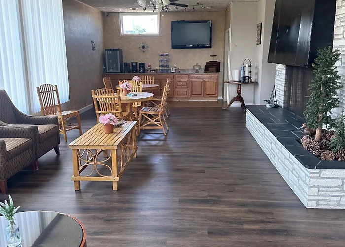 Motel: Lake Erie Lodge
