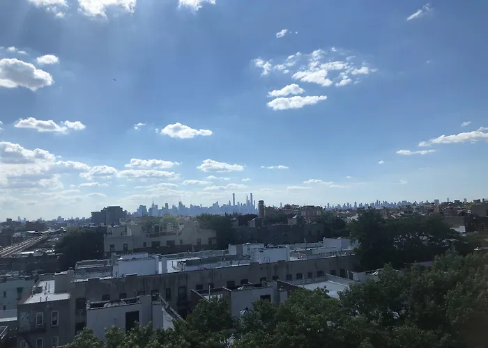 3 star hotel: Elmhurst Hotel