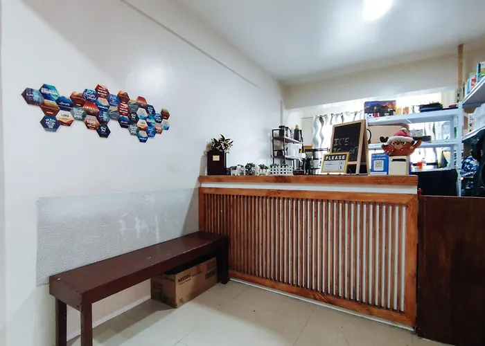 Сity center hotels Reddoorz Near Baguio Night Market