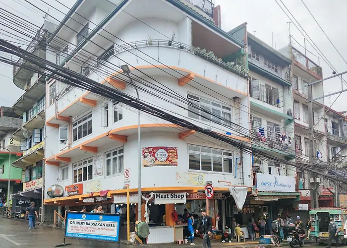Сity center hotels Reddoorz Near Baguio Night Market