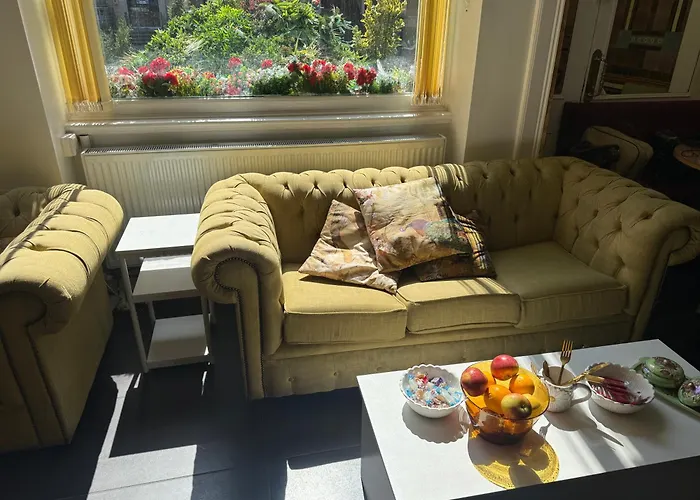 City London Hotel