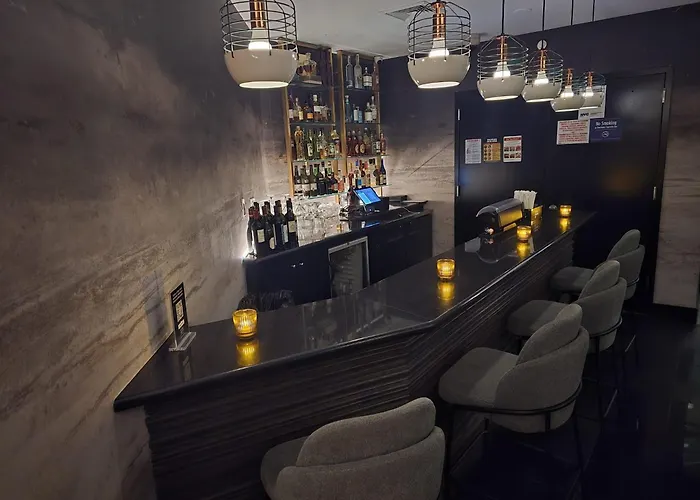 Сity center hotels Four Points By Sheraton Manhattan Soho Village