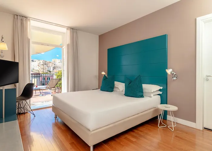 Resort: Hotel Piazza Bellini & Apartments